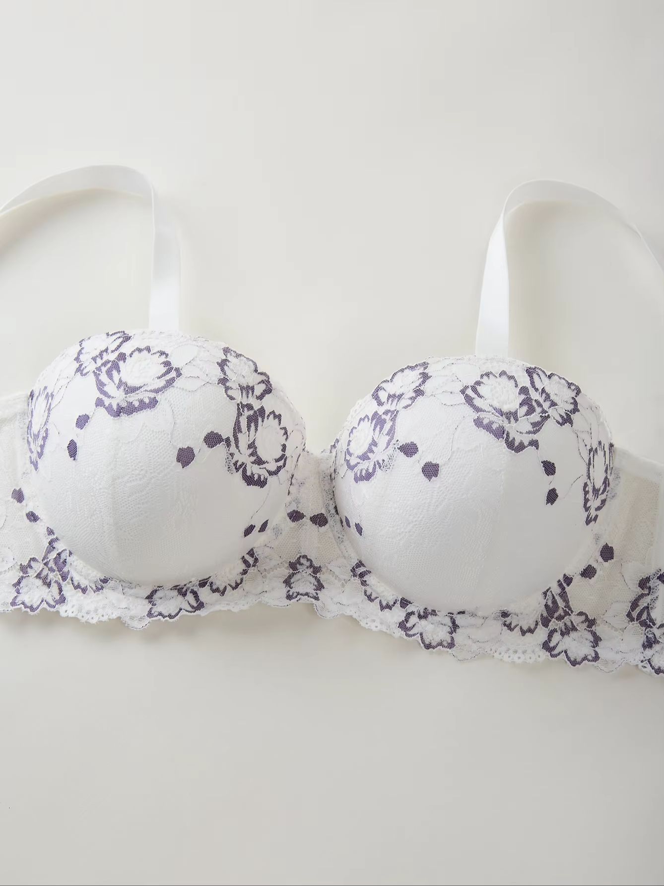 Plus size kant & borduurwerk b - Embroidery Embellishments recensie en prijs